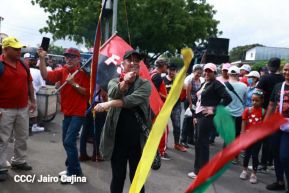 Miles de sandinistas caminan en saludo al 44/19 en Julio Victorioso