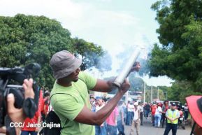 Miles de sandinistas caminan en saludo al 44/19 en Julio Victorioso