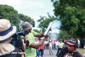 Miles de sandinistas caminan en saludo al 44/19 en Julio Victorioso