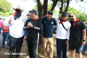 Miles de sandinistas caminan en saludo al 44/19 en Julio Victorioso