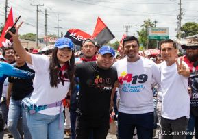 Miles de sandinistas caminan en saludo al 44/19 en Julio Victorioso