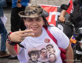 Miles de sandinistas caminan en saludo al 44/19 en Julio Victorioso