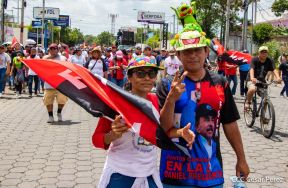 Miles de sandinistas caminan en saludo al 44/19 en Julio Victorioso