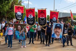 Miles de sandinistas caminan en saludo al 44/19 en Julio Victorioso