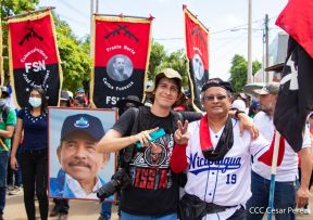 Miles de sandinistas caminan en saludo al 44/19 en Julio Victorioso