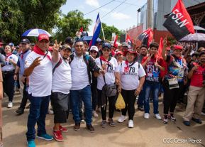 Miles de sandinistas caminan en saludo al 44/19 en Julio Victorioso
