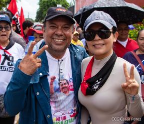 Miles de sandinistas caminan en saludo al 44/19 en Julio Victorioso