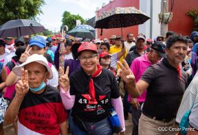 Miles de sandinistas caminan en saludo al 44/19 en Julio Victorioso