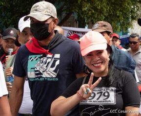 Miles de sandinistas caminan en saludo al 44/19 en Julio Victorioso