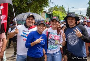 Miles de sandinistas caminan en saludo al 44/19 en Julio Victorioso
