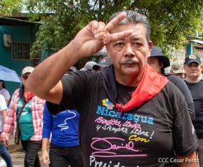 Miles de sandinistas caminan en saludo al 44/19 en Julio Victorioso