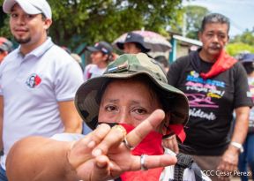 Miles de sandinistas caminan en saludo al 44/19 en Julio Victorioso