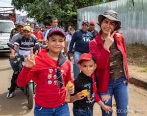 Miles de sandinistas caminan en saludo al 44/19 en Julio Victorioso