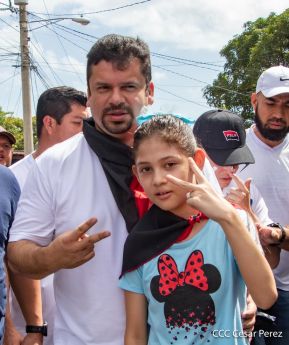 Miles de sandinistas caminan en saludo al 44/19 en Julio Victorioso