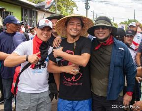 Miles de sandinistas caminan en saludo al 44/19 en Julio Victorioso