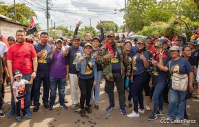 Miles de sandinistas caminan en saludo al 44/19 en Julio Victorioso