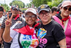 Miles de sandinistas caminan en saludo al 44/19 en Julio Victorioso