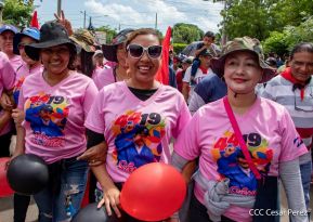 Miles de sandinistas caminan en saludo al 44/19 en Julio Victorioso