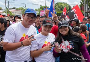 Miles de sandinistas caminan en saludo al 44/19 en Julio Victorioso