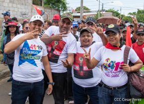 Miles de sandinistas caminan en saludo al 44/19 en Julio Victorioso