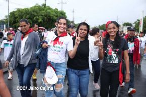Multitudinaria caminata en saludo al 44/19 y homenaje a la gesta heroica de Julio Buitrago