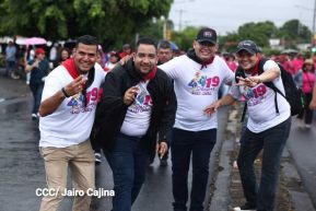 Multitudinaria caminata en saludo al 44/19 y homenaje a la gesta heroica de Julio Buitrago