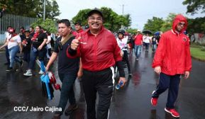 Multitudinaria caminata en saludo al 44/19 y homenaje a la gesta heroica de Julio Buitrago