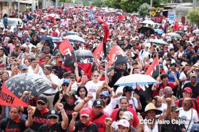 Familias sandinistas celebran con caminata el Día de la Alegría en Nicaragua