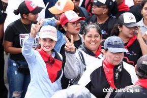 Familias sandinistas celebran con caminata el Día de la Alegría en Nicaragua