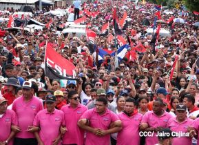 Familias sandinistas celebran con caminata el Día de la Alegría en Nicaragua
