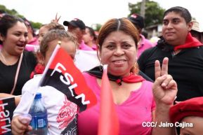 Familias sandinistas celebran con caminata el Día de la Alegría en Nicaragua