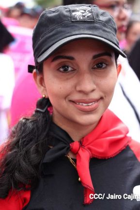 Familias sandinistas celebran con caminata el Día de la Alegría en Nicaragua