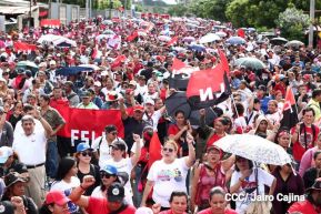 Familias sandinistas celebran con caminata el Día de la Alegría en Nicaragua