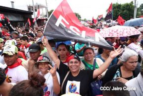 Familias sandinistas celebran con caminata el Día de la Alegría en Nicaragua