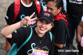 Familias sandinistas celebran con caminata el Día de la Alegría en Nicaragua