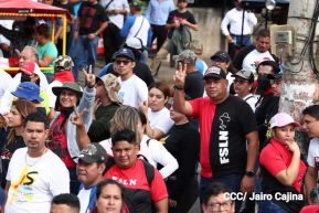 Familias sandinistas celebran con caminata el Día de la Alegría en Nicaragua