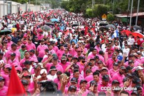 Familias sandinistas celebran con caminata el Día de la Alegría en Nicaragua