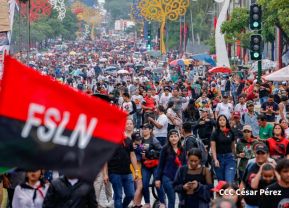 Concierto y fiesta popular por el Día de la Alegría, Avenida de Bolívar a Chávez