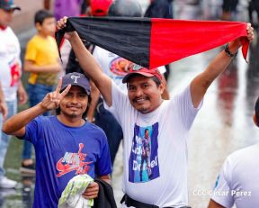 Concierto y fiesta popular por el Día de la Alegría, Avenida de Bolívar a Chávez