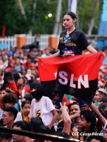Concierto y fiesta popular por el Día de la Alegría, Avenida de Bolívar a Chávez
