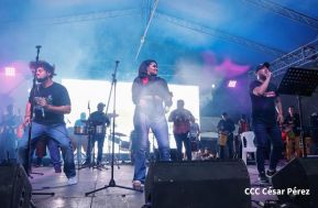 Concierto y fiesta popular por el Día de la Alegría, Avenida de Bolívar a Chávez