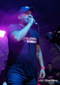 Concierto y fiesta popular por el Día de la Alegría, Avenida de Bolívar a Chávez