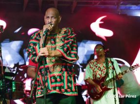 Concierto y fiesta popular por el Día de la Alegría, Avenida de Bolívar a Chávez