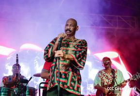Concierto y fiesta popular por el Día de la Alegría, Avenida de Bolívar a Chávez