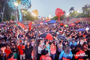 Concierto y fiesta popular por el Día de la Alegría, Avenida de Bolívar a Chávez