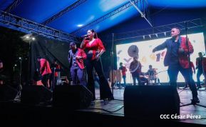 Concierto y fiesta popular por el Día de la Alegría, Avenida de Bolívar a Chávez