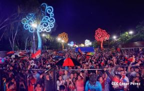 Concierto y fiesta popular por el Día de la Alegría, Avenida de Bolívar a Chávez