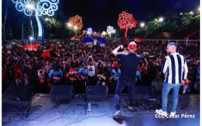 Concierto y fiesta popular por el Día de la Alegría, Avenida de Bolívar a Chávez