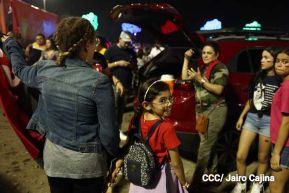 Así celebran las familias nicaragüenses la vigilia para recibir el 44/19 del triunfo de la Revolución Sandinista 