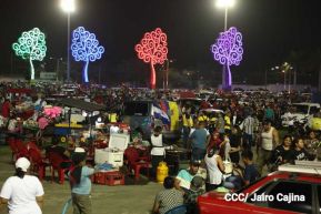 Así celebran las familias nicaragüenses la vigilia para recibir el 44/19 del triunfo de la Revolución Sandinista 